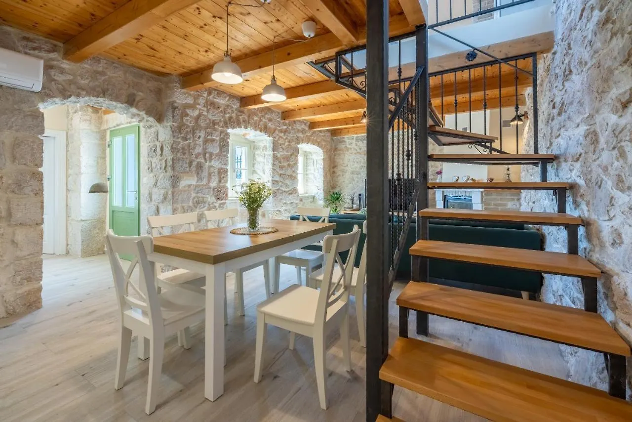 Stone Villa Mavric Grizane-Belgrad 0*,  Croatia
