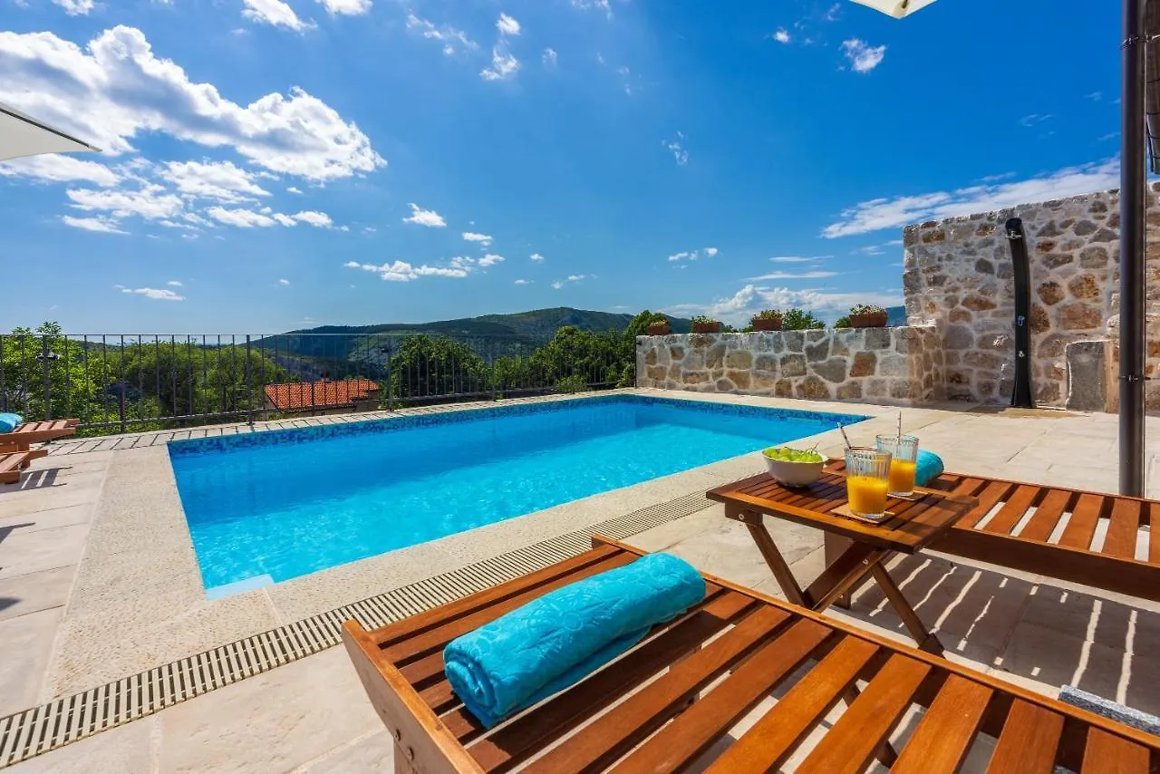 Stone Villa Mavric Grizane-Belgrad Croatia