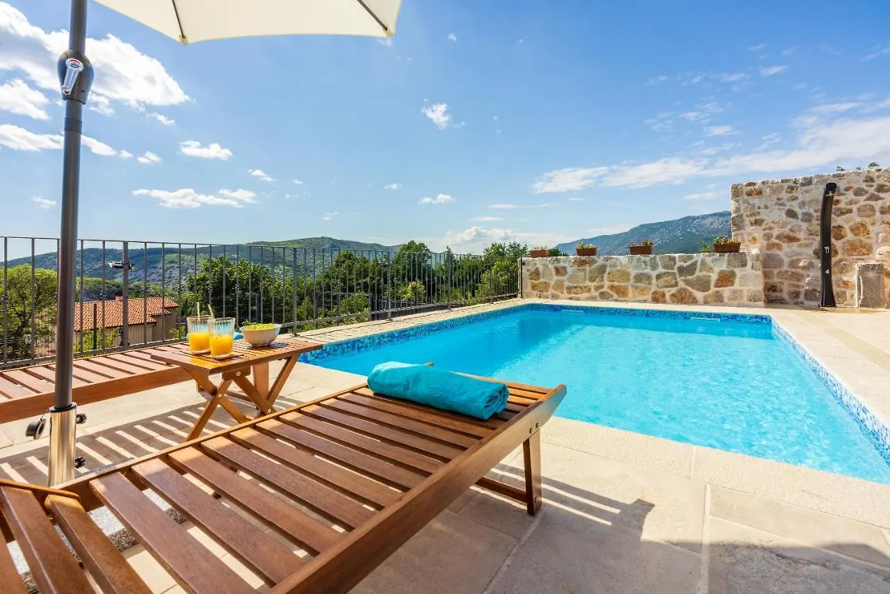 Stone Villa Mavric Grizane-Belgrad 0*,  Croatia