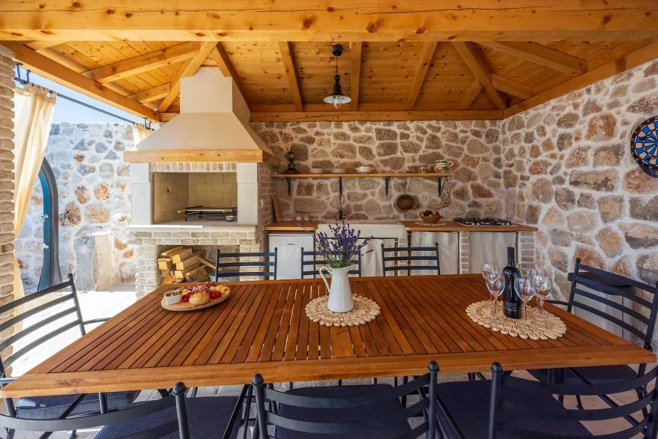 Stone Villa Mavric Grizane-Belgrad 0*,  Croatia