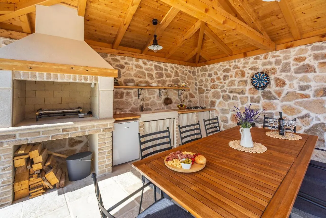 Stone Villa Mavric Grizane-Belgrad Croatia